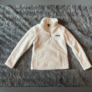 Patagonia women’s fleece pullover 1/4 zip. Size small.